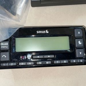 Sirius XM Stratus 7 receiver SSV7 w/car kit